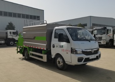 東風途逸藍牌灑水車_7方藍牌灑水車